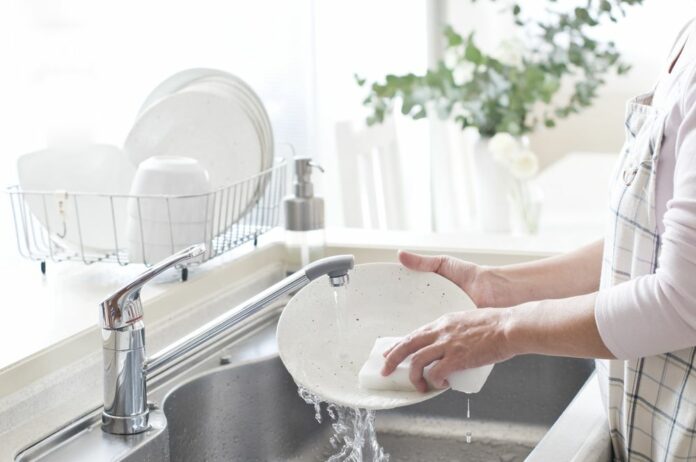 Секреты поддержания идеальной чистоты белой посуды