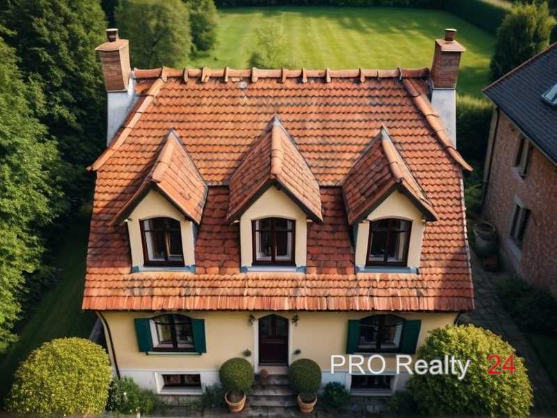 Какие покрытия наиболее герметичны при установке вокруг труб и мансардных окон