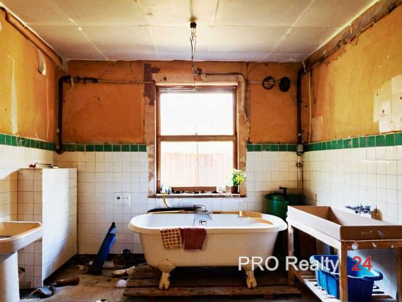 Совместимость обоев с плиткой и краской на кухонных стенах
