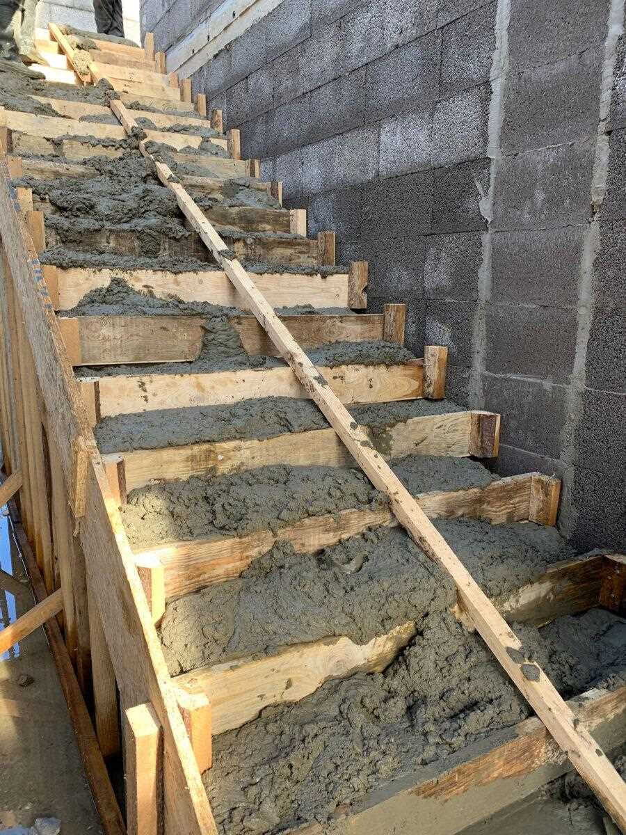 Работы по устройству бетонных лестниц